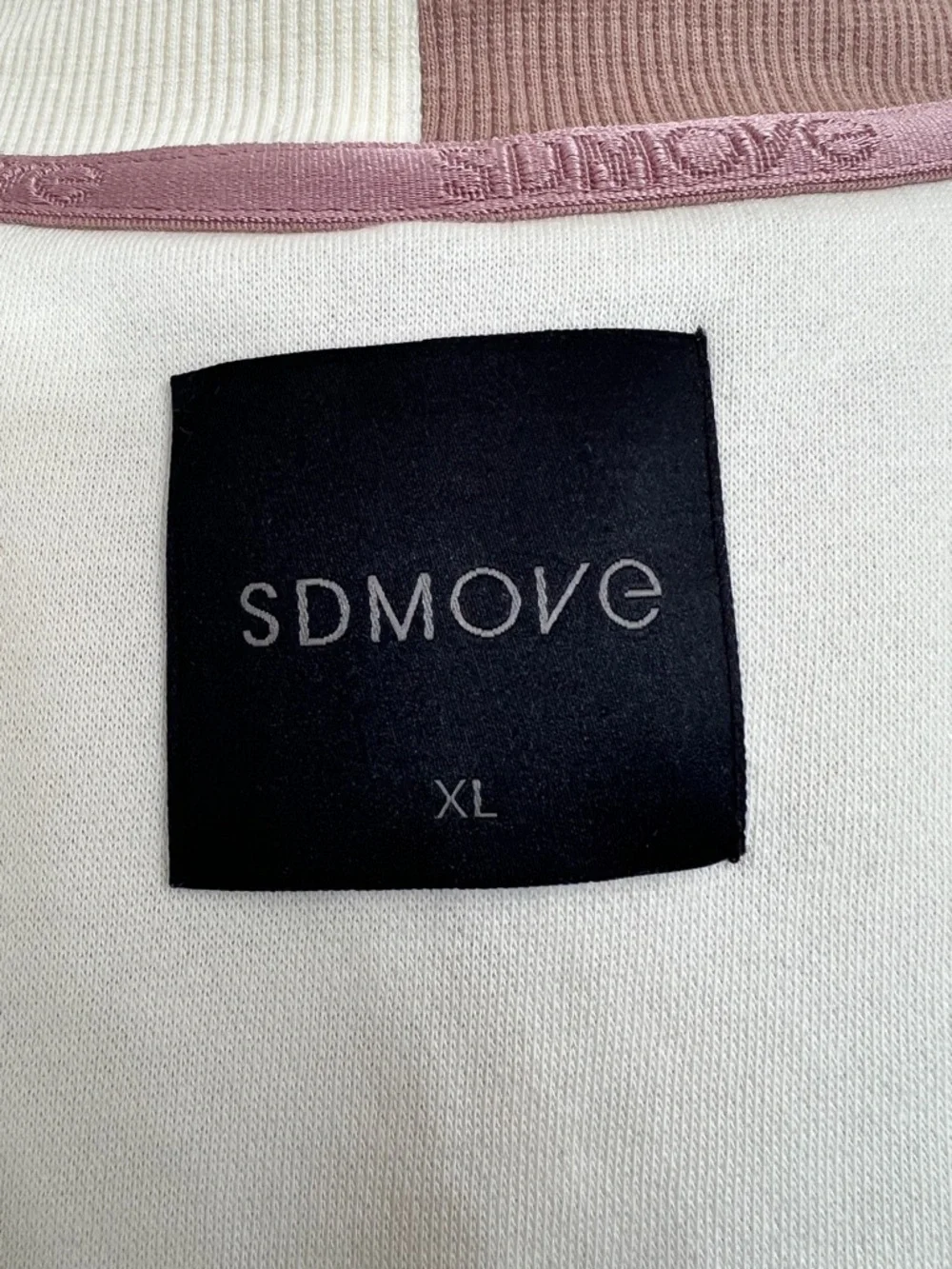 SDMOVE Two-Tone Zip Front Sweatshirt in Cream & Dusty Rose